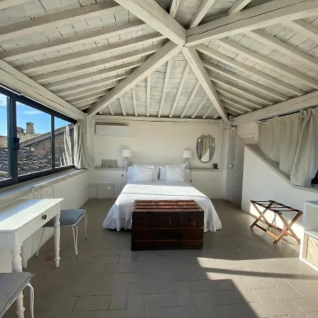 1550 Residenza D'epoca Bed & Breakfast 4*