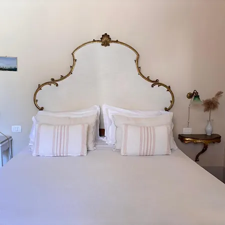 1550 Residenza D'epoca Couette-café 3*