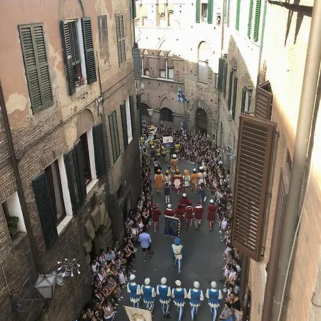 1550 Residenza D'epoca سيينا